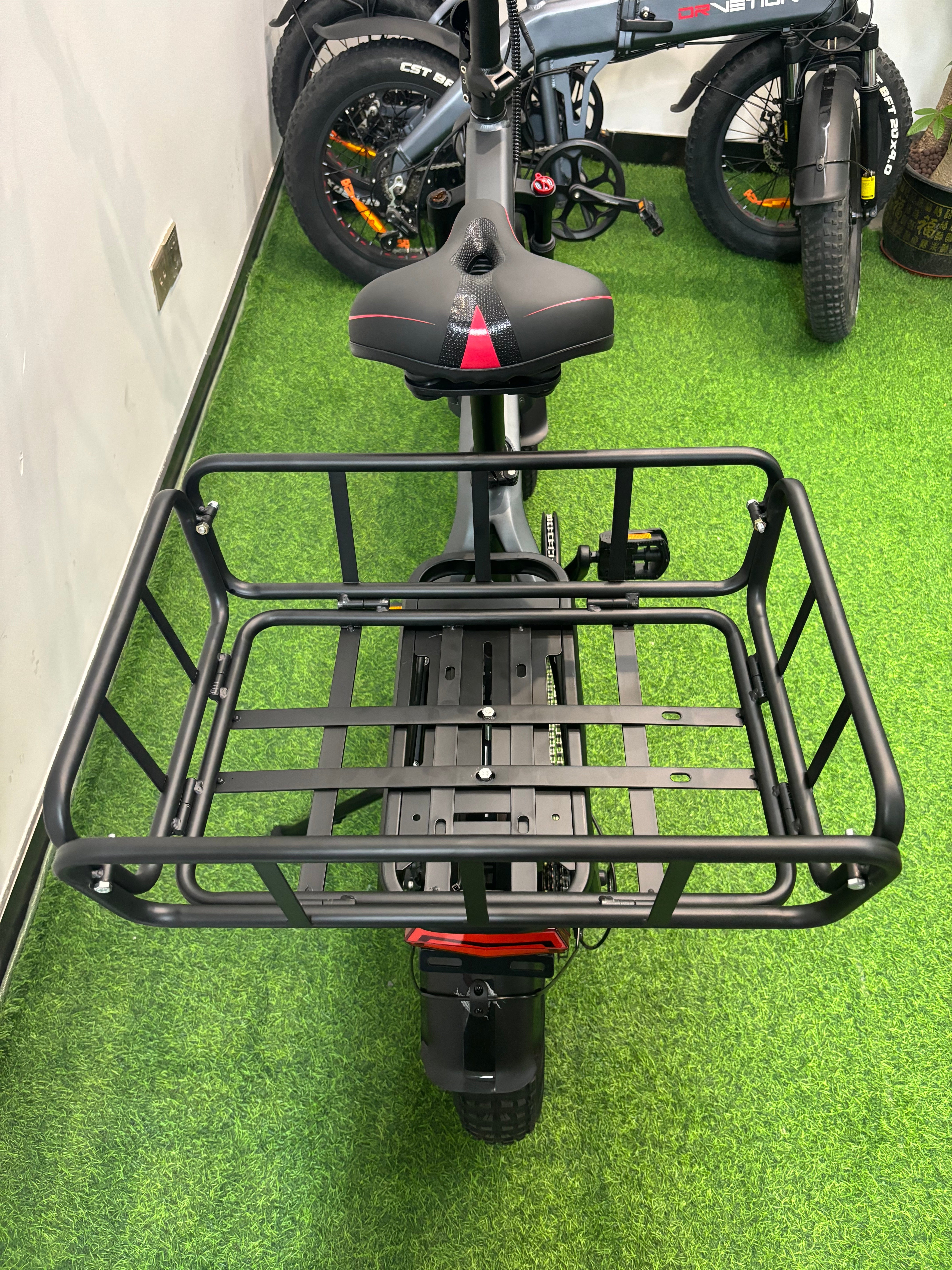 BT20 bakre pakethållare