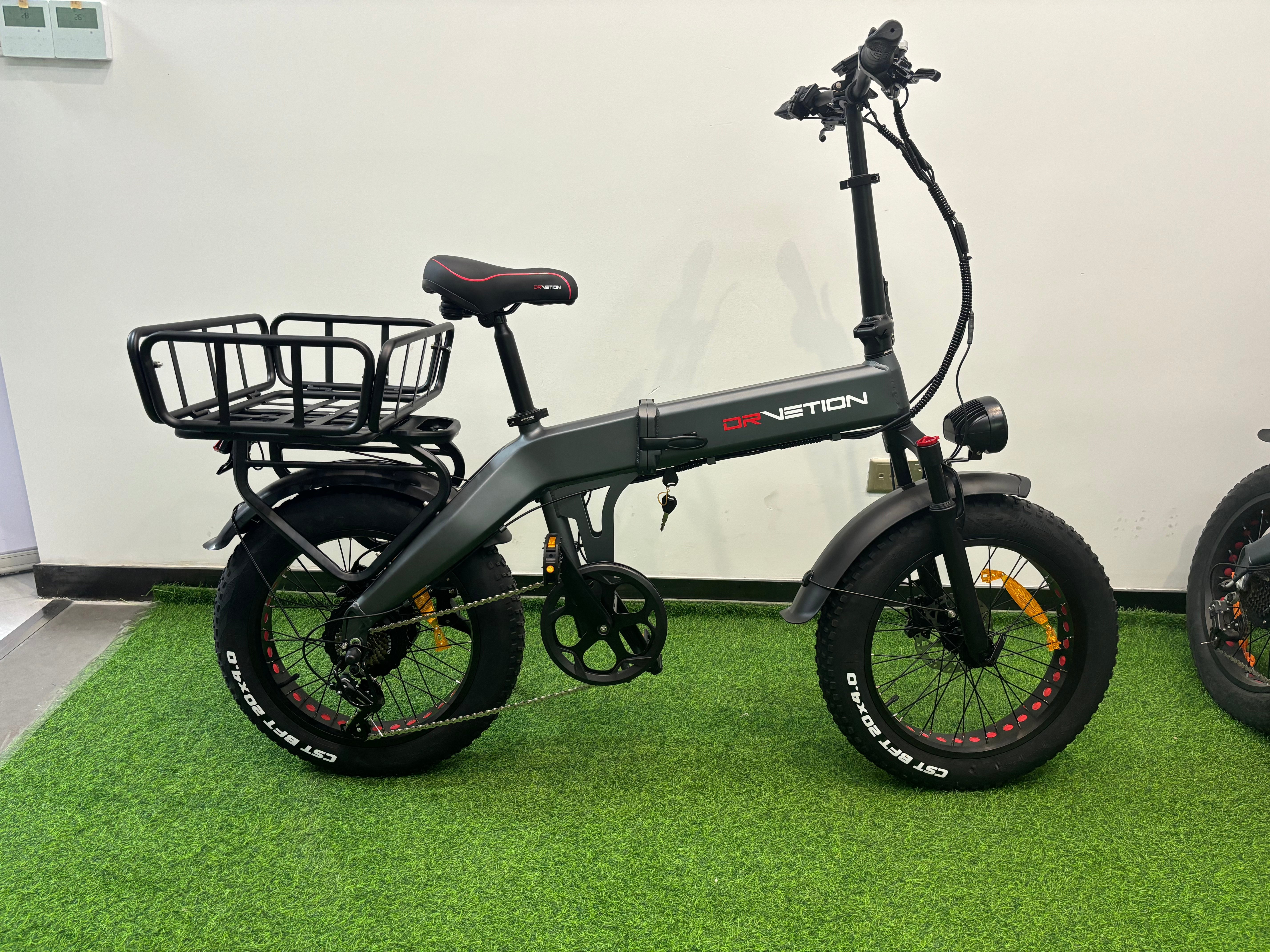 BT20 bakre pakethållare